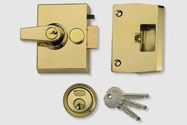 Nightlatch installation by Holloway master locksmith